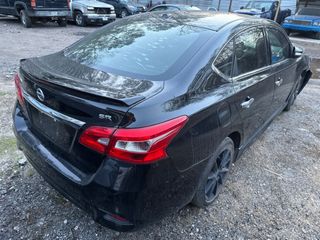 2019 Nissan Sentra SR - Exterior Rear Right Corner Image